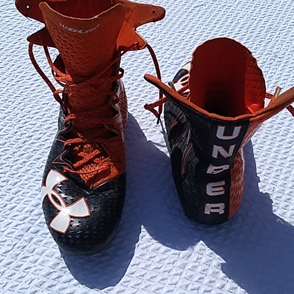 🏈Under armour clutchfit cleats